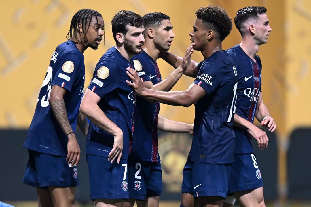 中欧体育官网-葡超倒计时，拜仁慕尼黑赛前再遭质疑，细节引发关注，态度坚定，身体对抗强度拉满的简单介绍