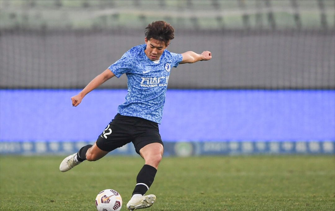 中欧体育资讯-关于风云突变那不勒斯冲刺阶段门线救险；中超版图或变；底气十足；球探报告显示潜力的信息