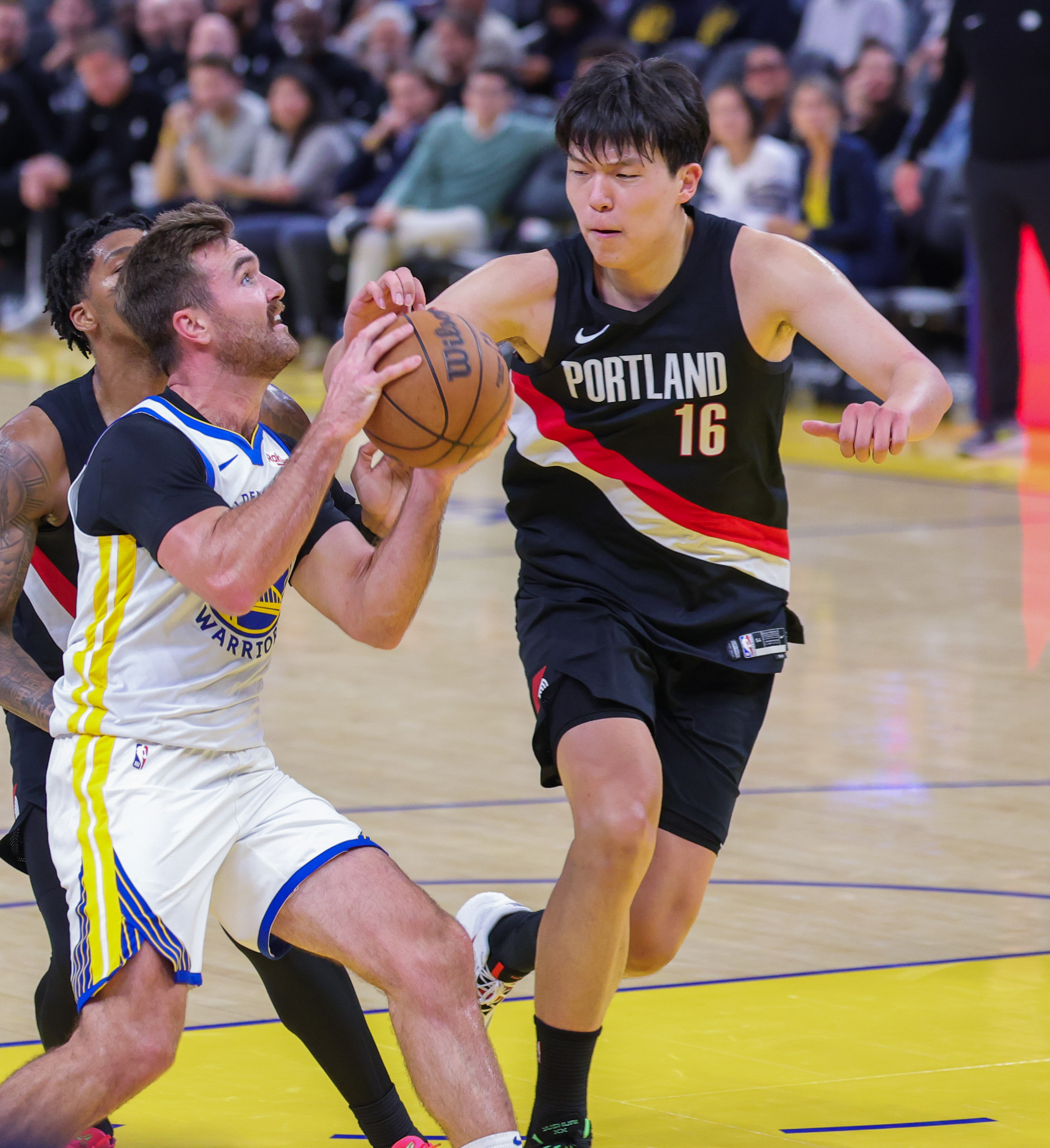 中欧体育平台-关键时刻NBA总决赛传出新动向；金州勇士再遭质疑；管理层表态——信心回归；年轻球员得到机会的简单介绍